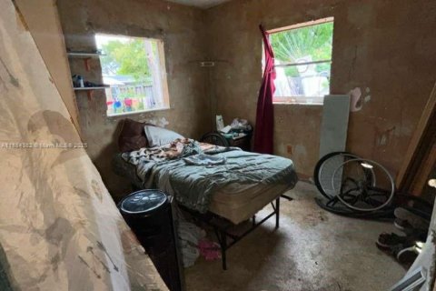 House in Miami, Florida 3 bedrooms, 121.33 sq.m. № 1931136 - photo 12