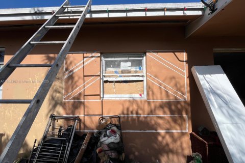 House in Miami, Florida 3 bedrooms, 121.33 sq.m. № 1931136 - photo 6