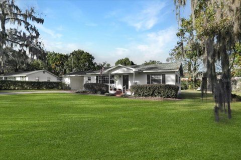 House in Ocala, Florida 3 bedrooms, 123.19 sq.m. № 2228428 - photo 2