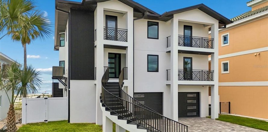Casa en Clearwater, Florida 4 dormitorios, 373.93 m2 № 2214024