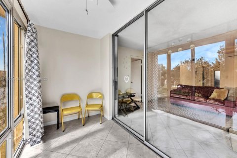 Condominio en venta en Sunrise, Florida, 2 dormitorios, 78.97 m2 № 1955563 - foto 20