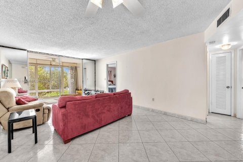 Condominio en venta en Sunrise, Florida, 2 dormitorios, 78.97 m2 № 1955563 - foto 11