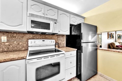 Condominio en venta en Sunrise, Florida, 2 dormitorios, 78.97 m2 № 1955563 - foto 1