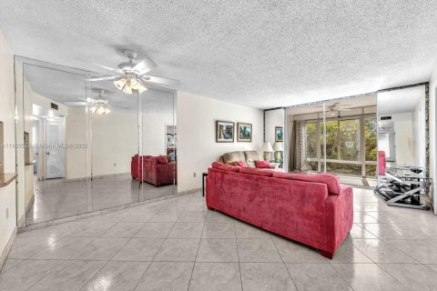 Condominio en venta en Sunrise, Florida, 2 dormitorios, 78.97 m2 № 1955563 - foto 13