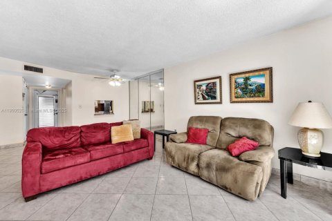 Condominio en venta en Sunrise, Florida, 2 dormitorios, 78.97 m2 № 1955563 - foto 16