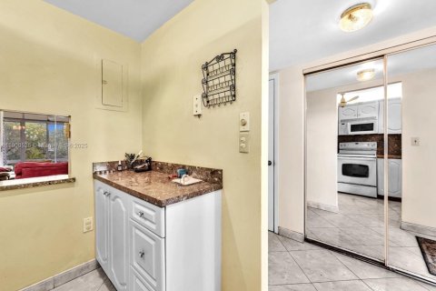 Condominio en venta en Sunrise, Florida, 2 dormitorios, 78.97 m2 № 1955563 - foto 7