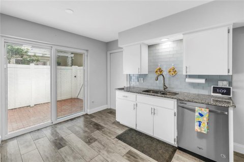 Casa en venta en Saint Petersburg, Florida, 2 dormitorios, 149.2 m2 № 1662039 - foto 14