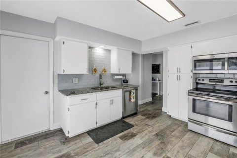 Casa en venta en Saint Petersburg, Florida, 2 dormitorios, 149.2 m2 № 1662039 - foto 15