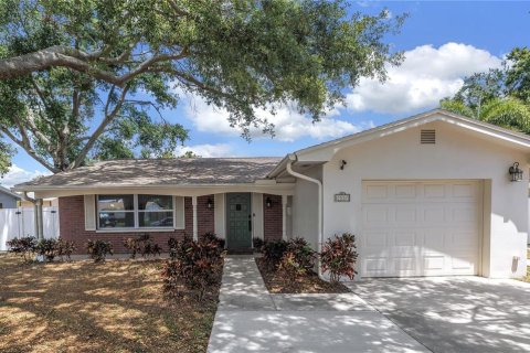 Casa en venta en Saint Petersburg, Florida, 2 dormitorios, 149.2 m2 № 1662039 - foto 1