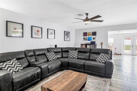 Casa en venta en Saint Petersburg, Florida, 2 dormitorios, 149.2 m2 № 1662039 - foto 5