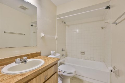 Apartamento en alquiler en Seffner, Florida, 2 dormitorios, 93.18 m2 № 1908374 - foto 17