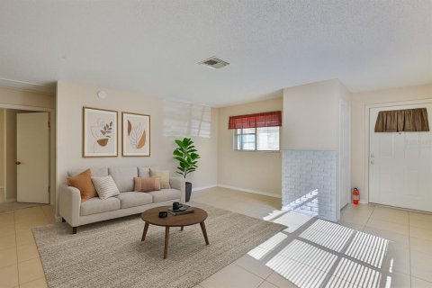 Apartamento en alquiler en Seffner, Florida, 2 dormitorios, 93.18 m2 № 1908374 - foto 3