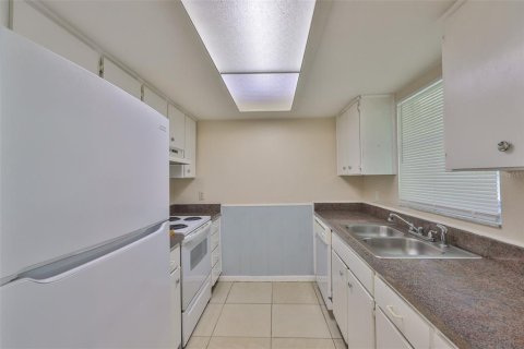 Apartamento en alquiler en Seffner, Florida, 2 dormitorios, 93.18 m2 № 1908374 - foto 9