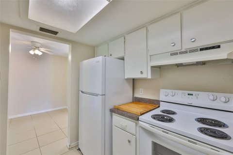 Apartamento en alquiler en Seffner, Florida, 2 dormitorios, 93.18 m2 № 1908374 - foto 11