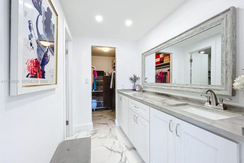 Copropriété à vendre à Hallandale Beach, Floride: 1 chambre, 81.94 m2 № 2088586 - photo 11