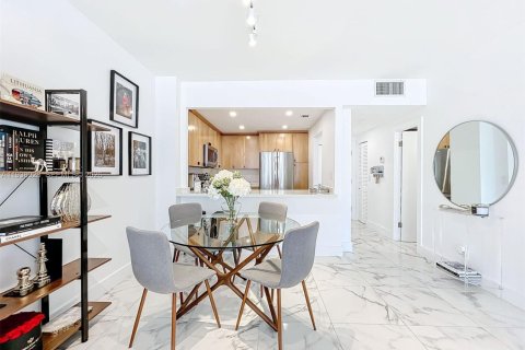 Copropriété à vendre à Hallandale Beach, Floride: 1 chambre, 81.94 m2 № 2088586 - photo 6