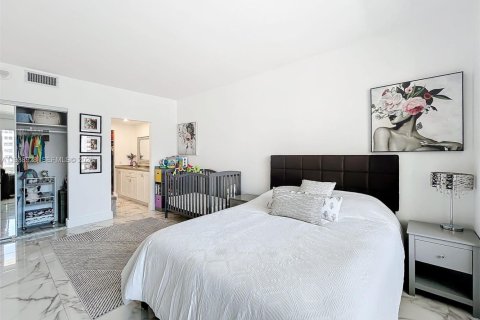 Copropriété à vendre à Hallandale Beach, Floride: 1 chambre, 81.94 m2 № 2088586 - photo 9