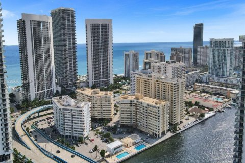 Condo à Hallandale Beach, Floride, 1 chambre  № 2088586