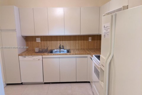 Condo in Aventura, Florida, 1 bedroom № 1924038 - photo 13