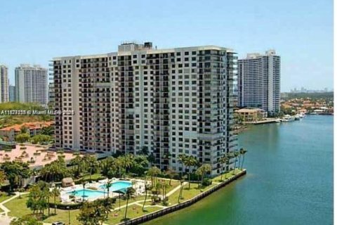 Condo in Aventura, Florida, 1 bedroom № 1924038 - photo 26