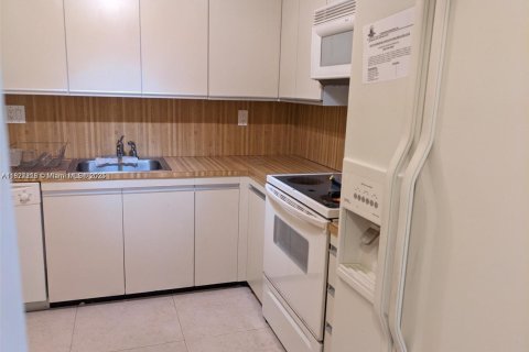 Condo in Aventura, Florida, 1 bedroom № 1924038 - photo 14
