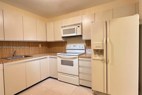 Condo in Aventura, Florida, 1 bedroom № 1924038 - photo 15