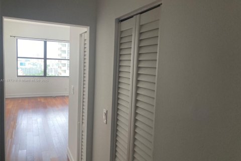 Condo in Aventura, Florida, 1 bedroom № 1924038 - photo 10