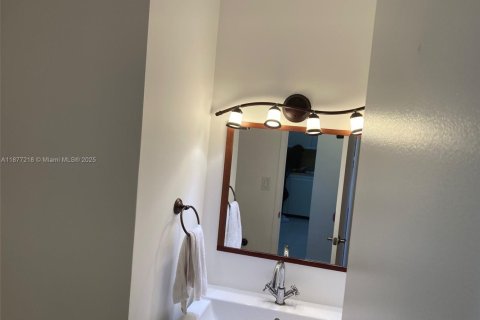 Condo in Aventura, Florida, 1 bedroom № 1924038 - photo 17