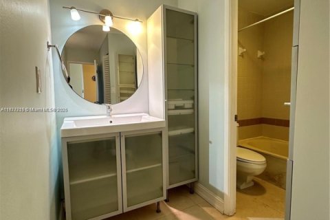 Condo in Aventura, Florida, 1 bedroom № 1924038 - photo 12