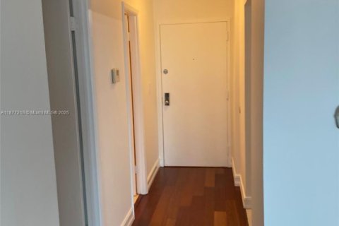 Condo in Aventura, Florida, 1 bedroom № 1924038 - photo 9