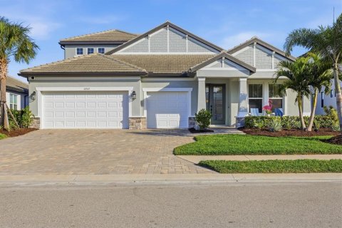House in Bradenton, Florida 4 bedrooms, 294.78 sq.m. № 2096210 - photo 14