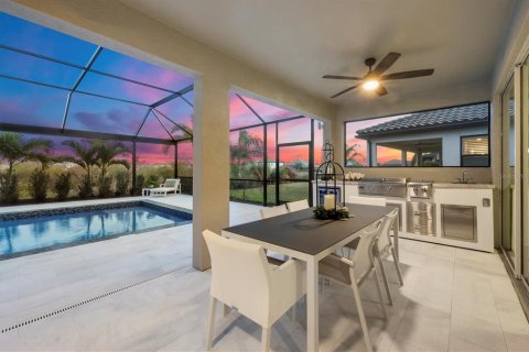 House in Bradenton, Florida 4 bedrooms, 294.78 sq.m. № 2096210 - photo 9