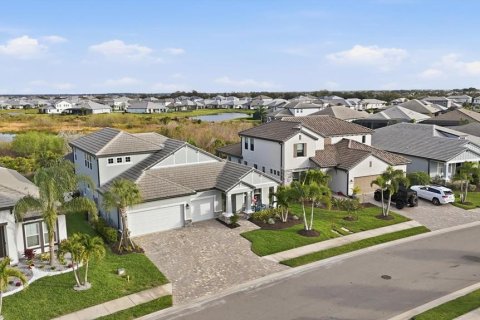 House in Bradenton, Florida 4 bedrooms, 294.78 sq.m. № 2096210 - photo 13