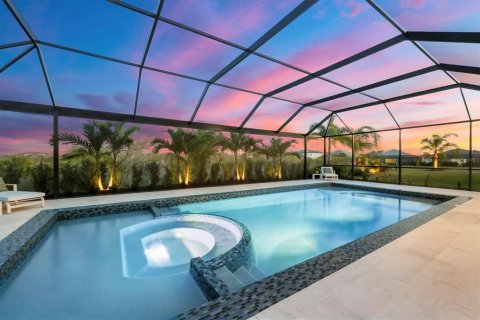House in Bradenton, Florida 4 bedrooms, 294.78 sq.m. № 2096210 - photo 6