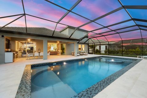 House in Bradenton, Florida 4 bedrooms, 294.78 sq.m. № 2096210 - photo 8