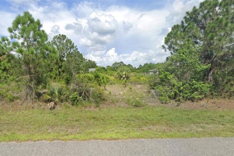 Terrain à North Port, Floride № 2216962