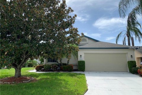 Villa ou maison à louer à Bradenton, Floride: 2 chambres, 160.72 m2 № 1778758 - photo 1