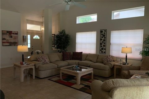 Villa ou maison à louer à Bradenton, Floride: 2 chambres, 160.72 m2 № 1778758 - photo 4
