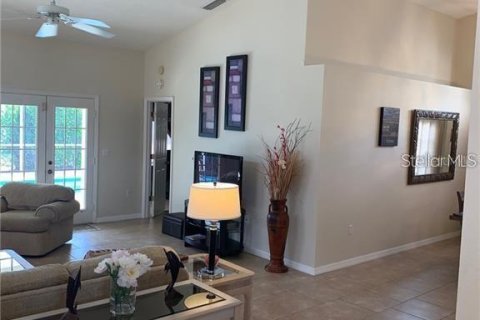 Villa ou maison à louer à Bradenton, Floride: 2 chambres, 160.72 m2 № 1778758 - photo 8