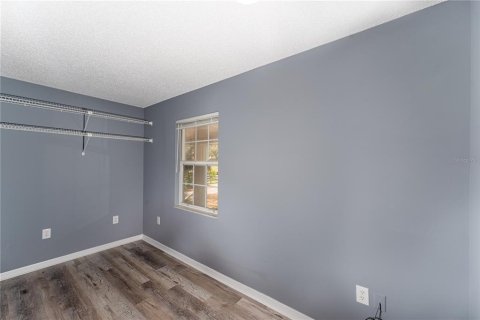 Casa en alquiler en Wildwood, Florida, 5 dormitorios, 234.11 m2 № 2259297 - foto 11