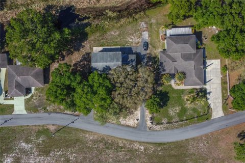 Casa en alquiler en Wildwood, Florida, 5 dormitorios, 234.11 m2 № 2259297 - foto 2
