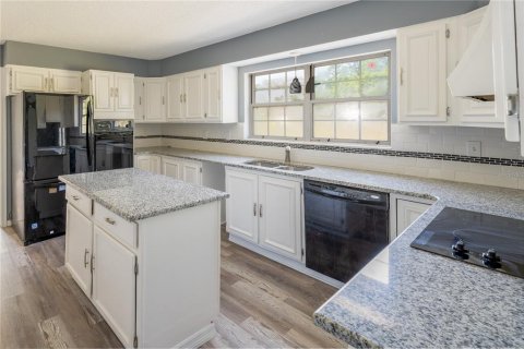 Casa en alquiler en Wildwood, Florida, 5 dormitorios, 234.11 m2 № 2259297 - foto 10