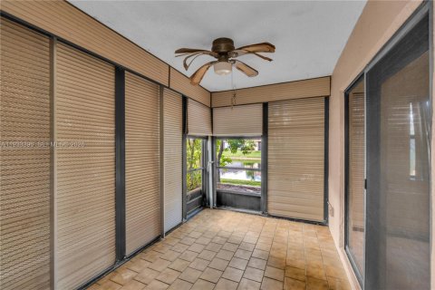 House in Tamarac, Florida 2 bedrooms, 153.85 sq.m. № 2003556 - photo 13