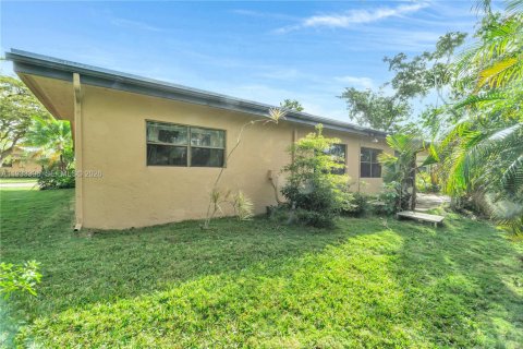 House in Tamarac, Florida 2 bedrooms, 153.85 sq.m. № 2003556 - photo 26