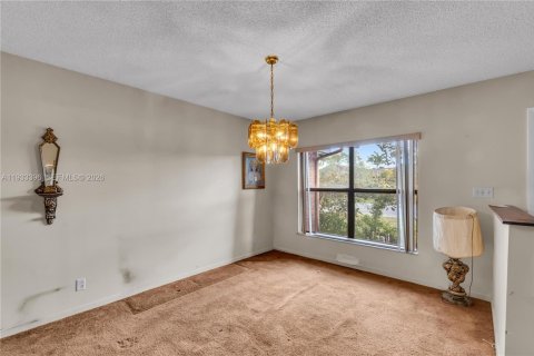 House in Tamarac, Florida 2 bedrooms, 153.85 sq.m. № 2003556 - photo 7