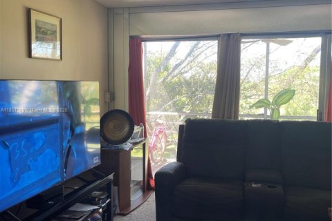 Copropriété à vendre à Tamarac, Floride: 2 chambres, 99.87 m2 № 1983299 - photo 6