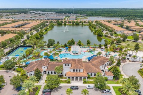House in Kissimmee, Florida 8 bedrooms, 375.42 sq.m. № 2198520 - photo 28