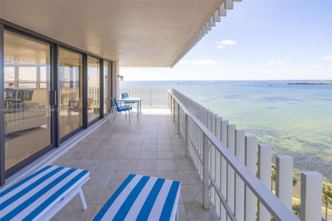 Condominio en alquiler en Miami, Florida, 3 dormitorios, 222.78 m2 № 1949284 - foto 2