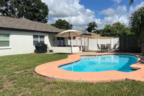 Villa ou maison à louer à Tampa, Floride: 2 chambres, 115.57 m2 № 2415238 - photo 8