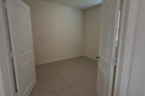 Casa en alquiler en Minneola, Florida, 2 dormitorios, 314.85 m2 № 1900283 - foto 5